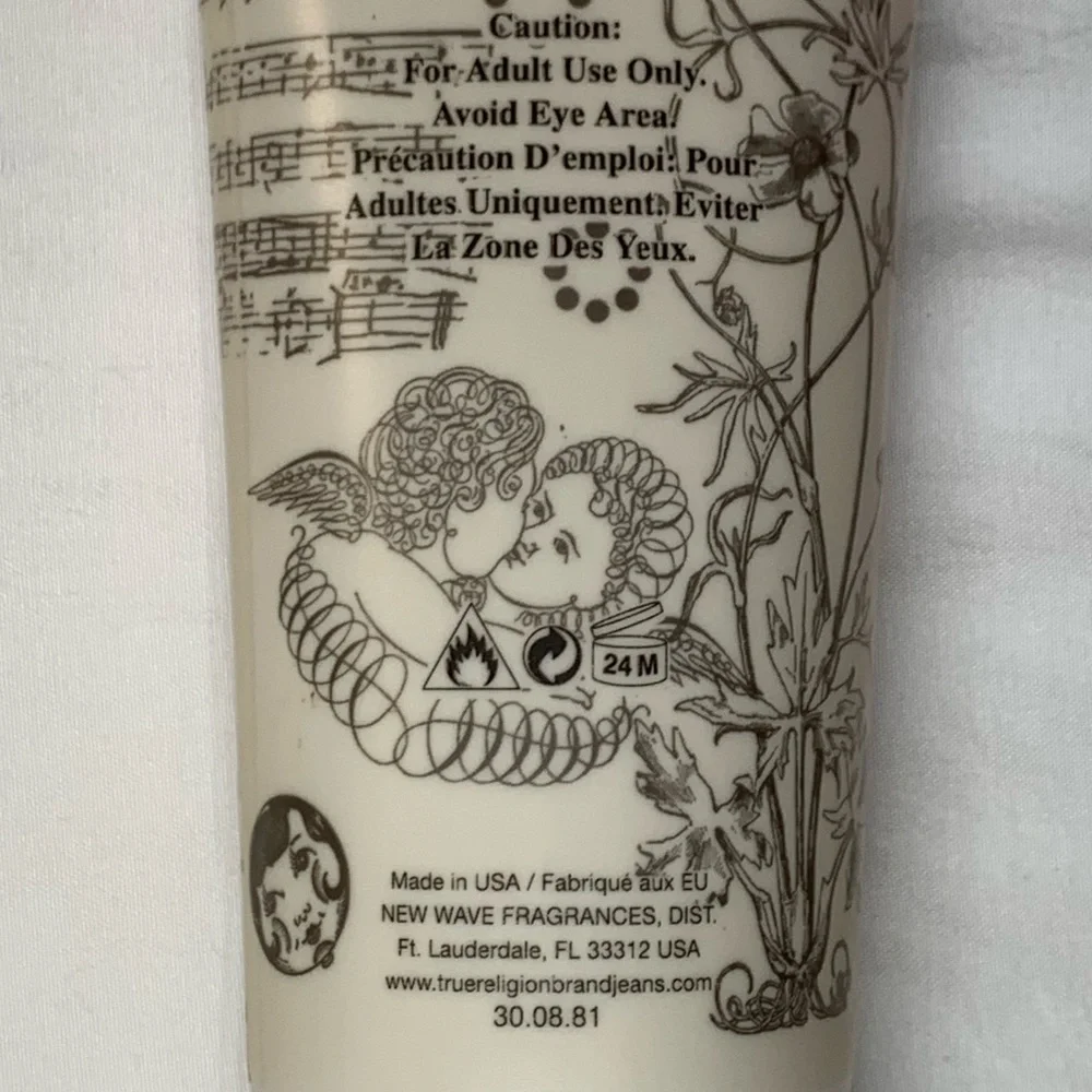 NWOT ~ True Religion 6.7 oz / 200 ml Shower Body Wash‎ for Women